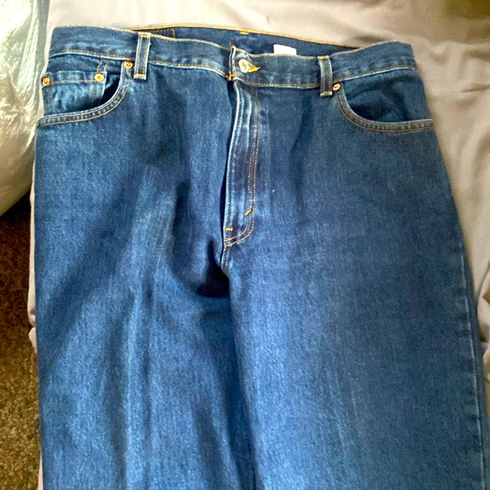 Women’s Levi 550,size 16m only worn twice, excellent condition.